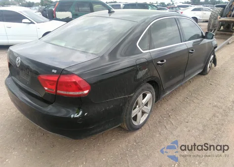 2013 Volkswagen Passat 2.5L Se z USA, uszkodzony, nr VIN 1VWBH7A3XDC117685